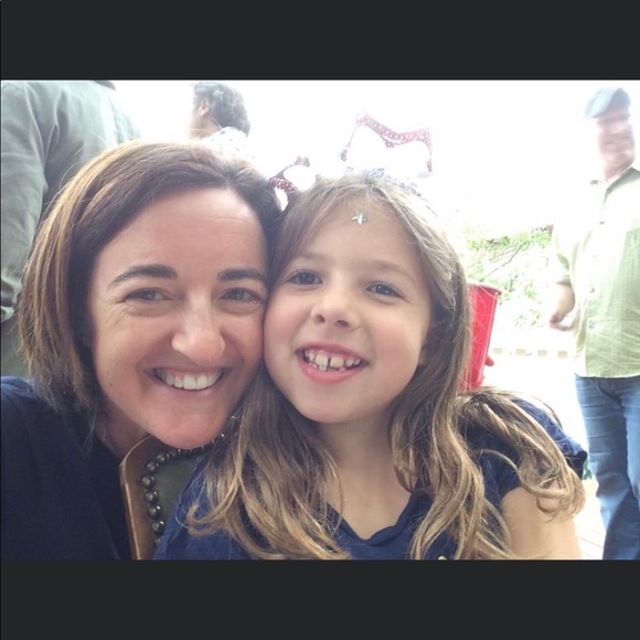 Meet your Posher, Andrea - Picture 2 of 2